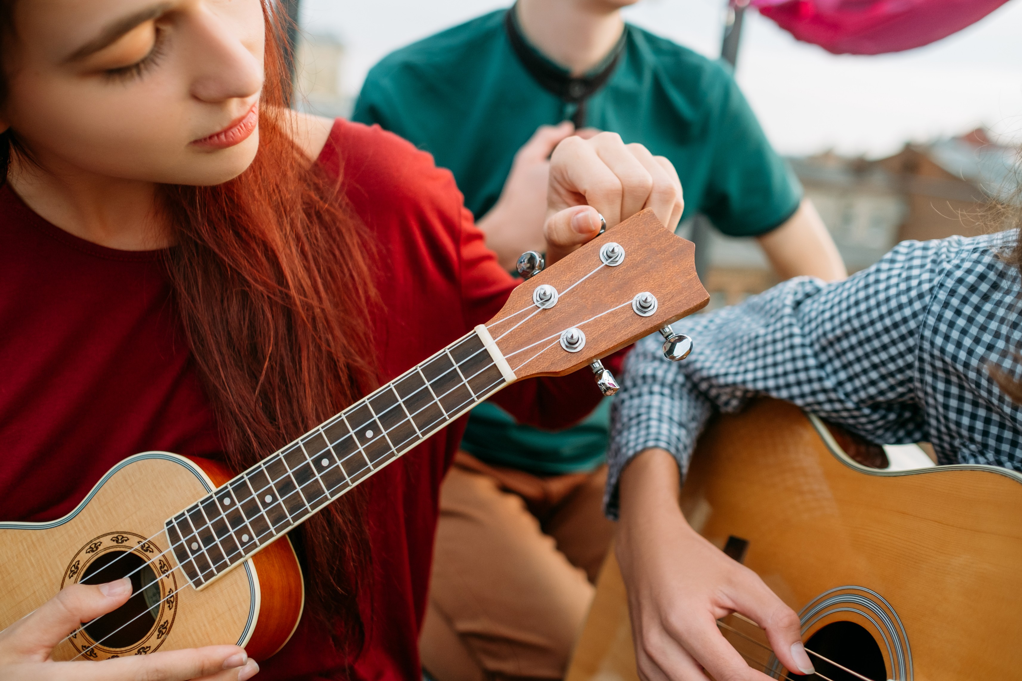 Sådan stemmer du din ukulele