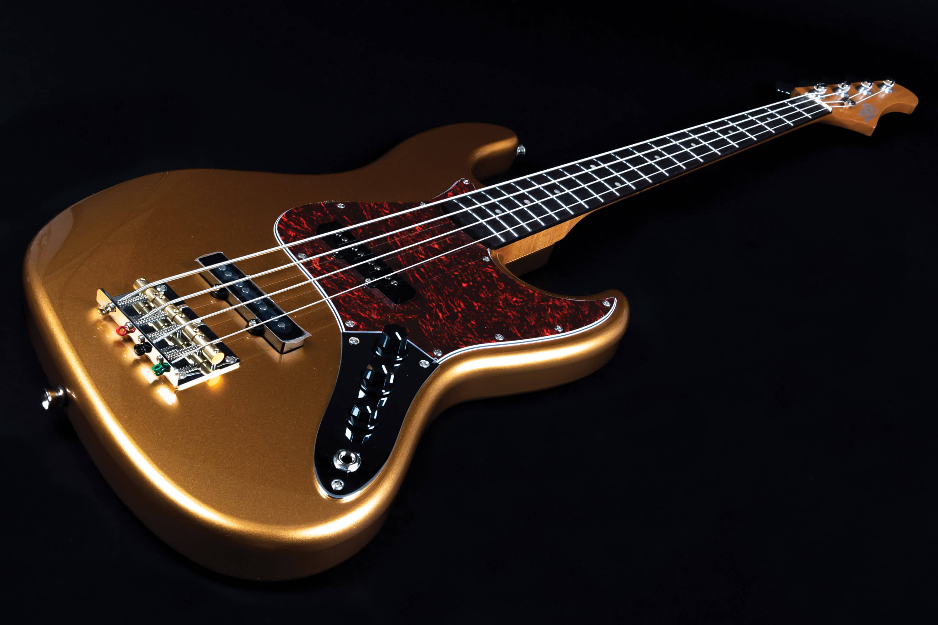 JJB300 Bass Guitar fra Jet Guitars - Gold