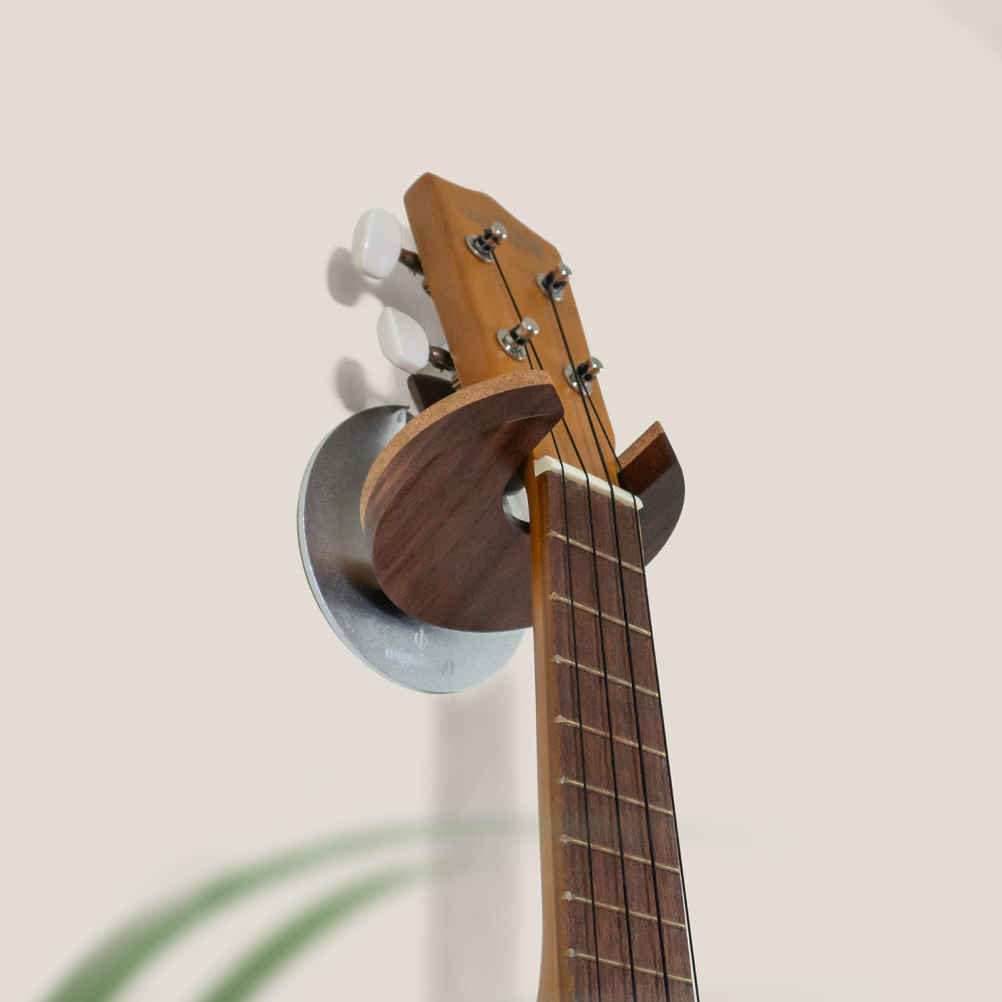 HangWithMe Ukulele Vægholder- valnød