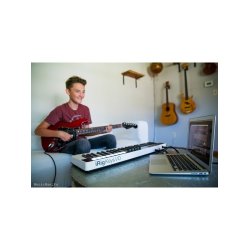 IK MULTIMEDIA iRIG KEYS I/O 49 MIDI CONTROLER AND INTERFACE