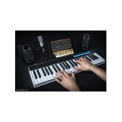 IK MULTIMEDIA iRIG KEYS I/O 49 MIDI CONTROLER AND INTERFACE