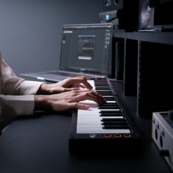 Blackstar Carry On FC49 - Folding Midi Controller