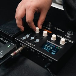 Nux MG300 MKII guitar-multieffekt-pedalboard