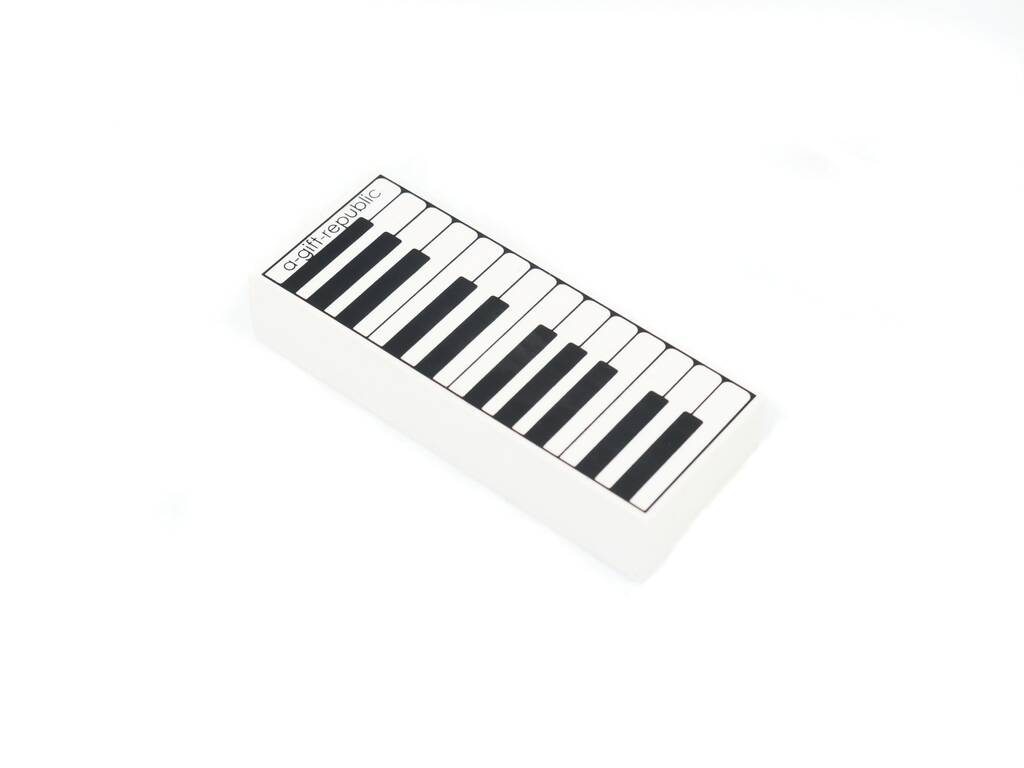 Viskelæder med keyboard-design hvid, 6,25 cm