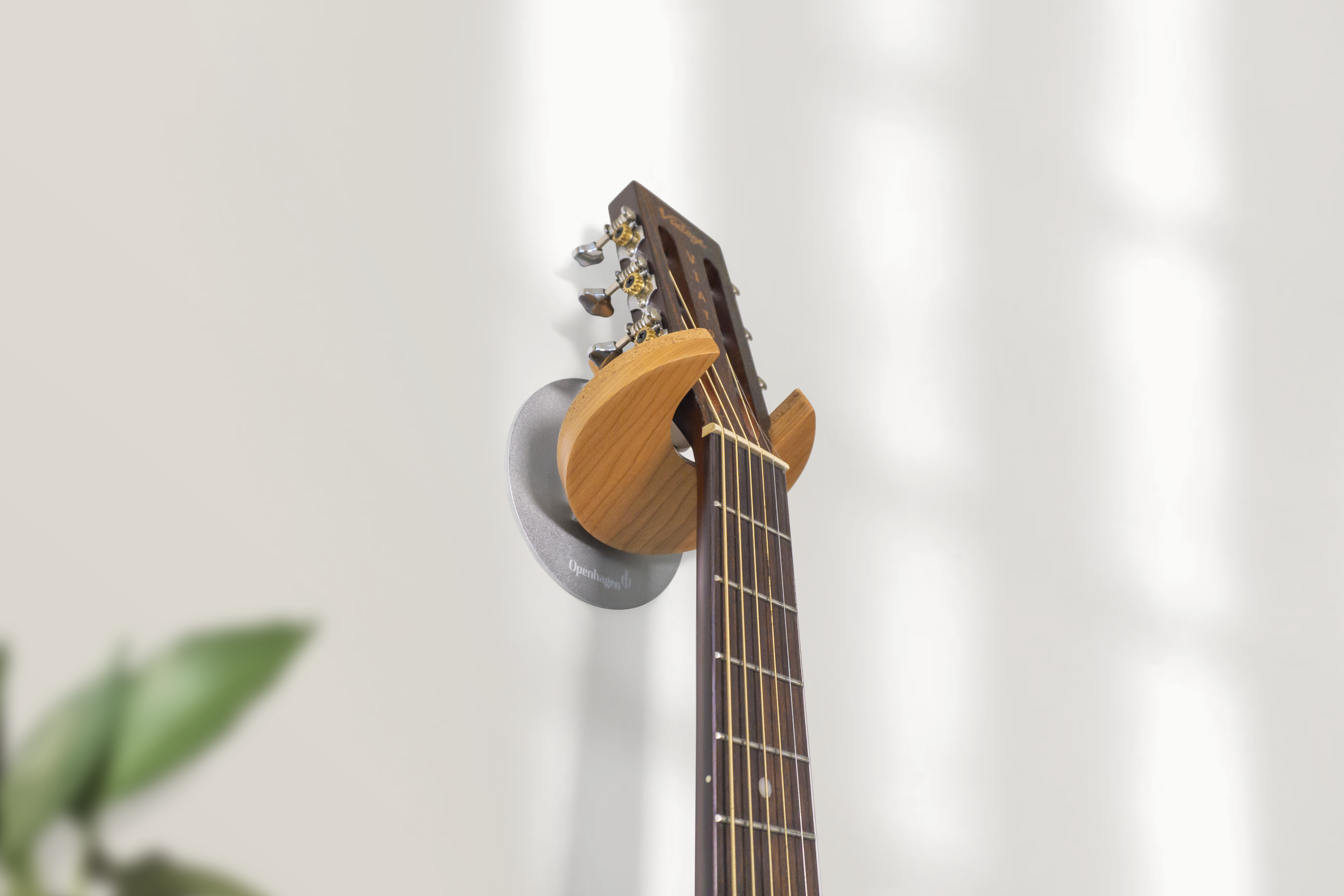 Openhagen HangWithMe Guitar vægholder - Cherry