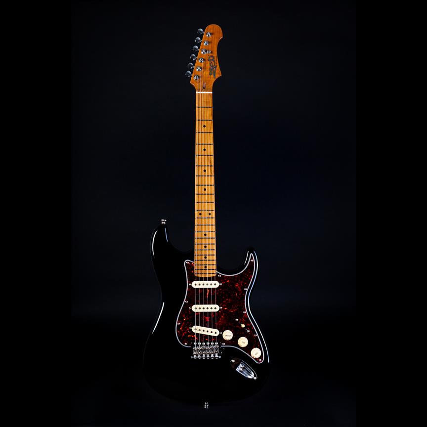 JS300 Elektrisk fra Jet Guitars - Black : Roasted Maple Fretboard